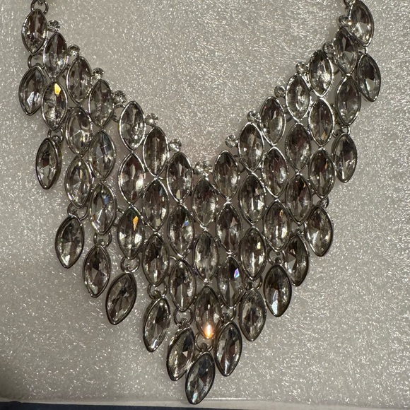 Stunning Bridal Jewelry Marquis Glass Rhinestone Bib Necklace - Picture 3 of 5